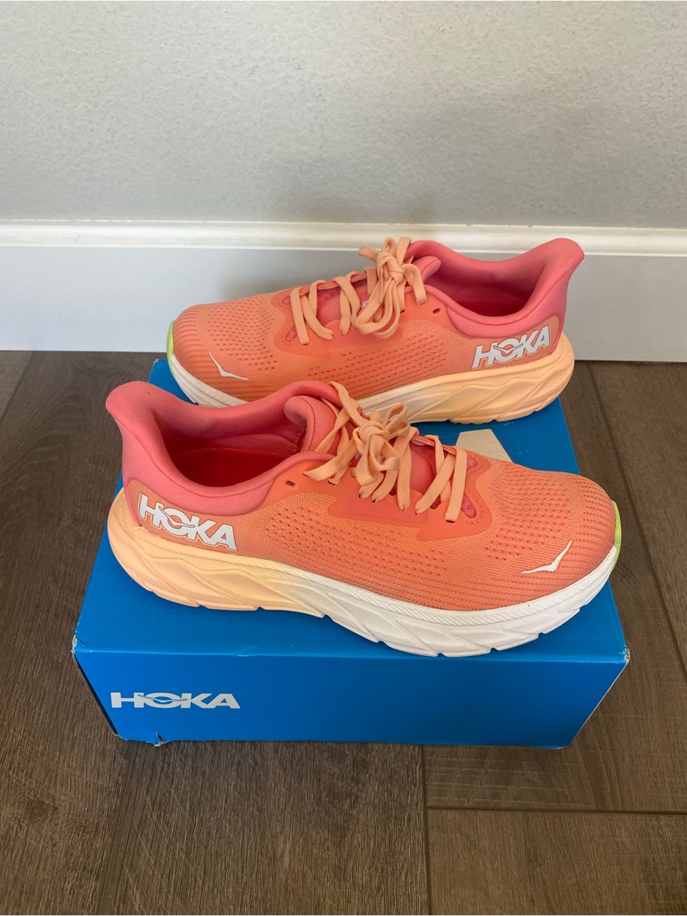 HOKA Arahi 7 Women’s 7 Papaya/Coral